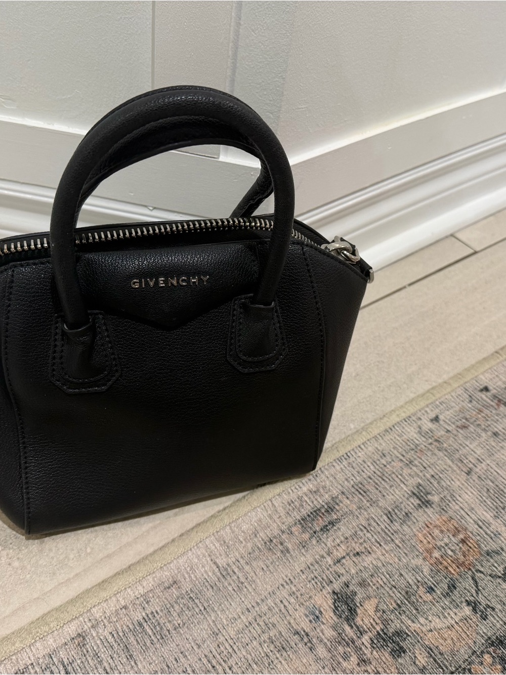 Small Top-Handle Bag in Black leather with removable strap